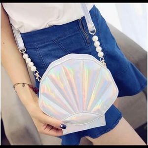 Sea Shell holographic purse.Brand new never used.